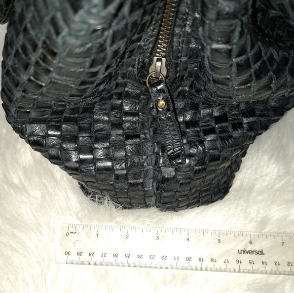 SALE. XL New leather shoulder bag from India - Picture 8 of 16